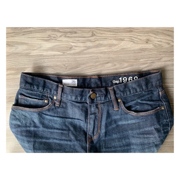 GAP Boyfriend Distressed Jeans - Picture 3 of 6